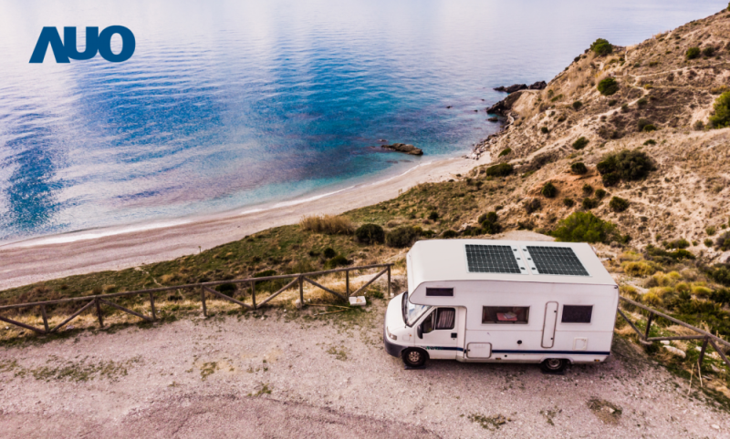 「可撓輕量化太陽光電板SunCurva」使用輕量特殊耐候型複合板取代傳統太陽能板的玻璃前板，不僅降低70%重量，每米平方僅3Kg；具有抗衝擊性能及通過電磁相容性測試，可應用於交通運輸工具，如露營車、遊艇等